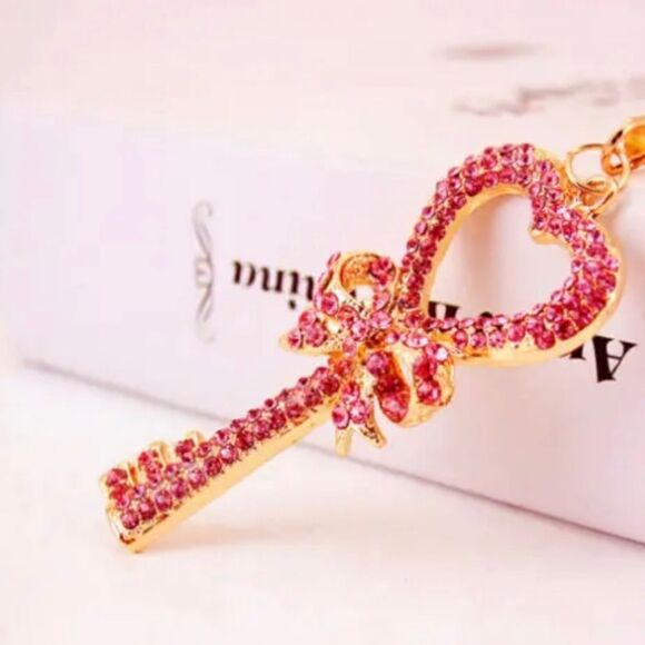 Crystal Pink Rhinestone Cute Bowknot Key Pendant Necklace NWOT - Picture 1 of 4